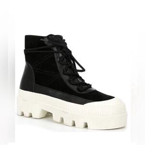 Gianni Bini Black Platform Leather Booties(Size 8M)